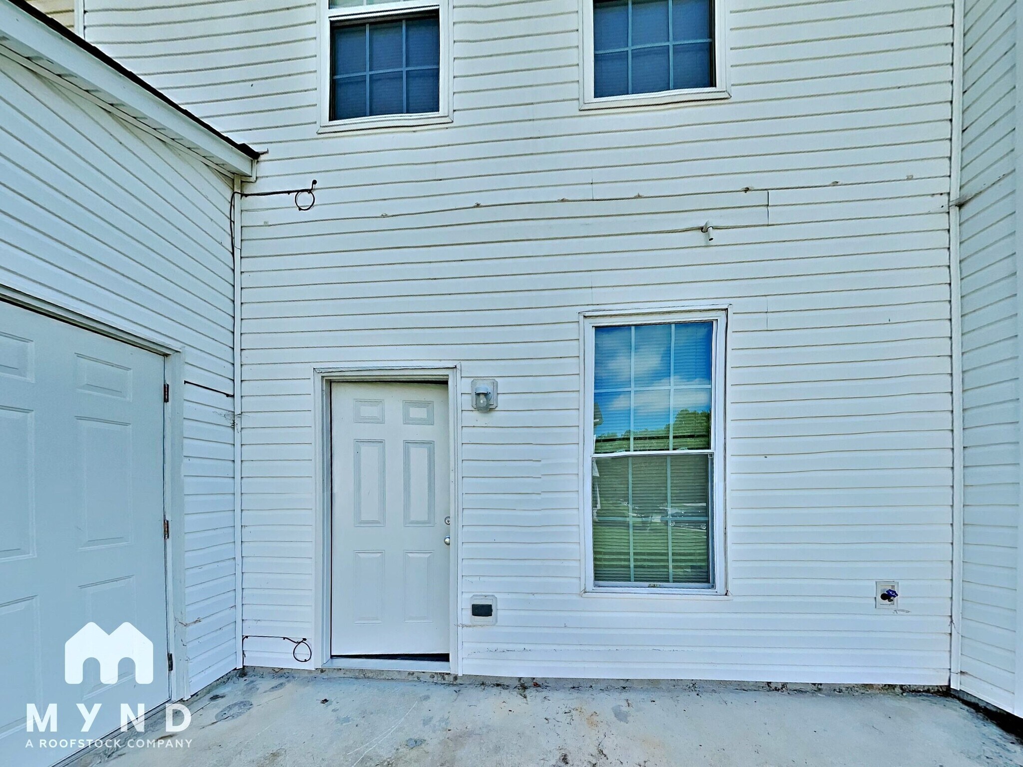 Building Photo - 6097 Camden Forrest Dr