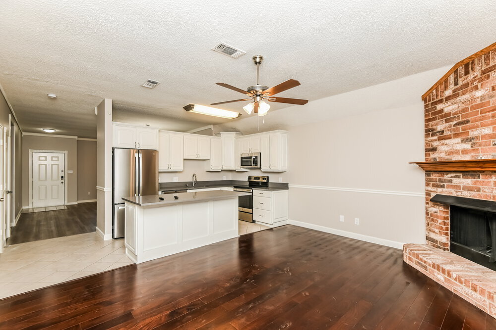 Building Photo - 216 Rosewood Ln