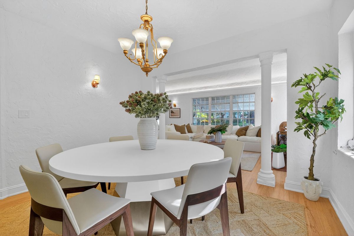 Building Photo - 1305 Alhambra Cir