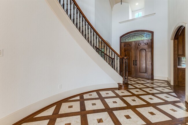 Building Photo - 6416 Dykes Way