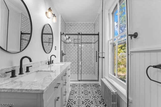 Building Photo - 810 Old York Rd