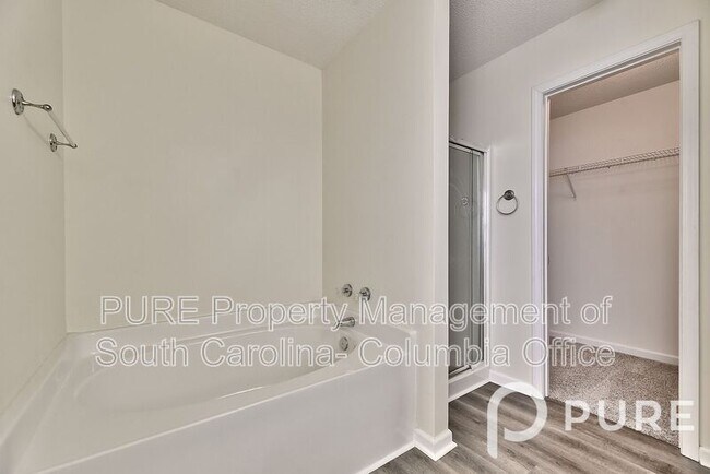 Building Photo - 433 Spring Oak Ln