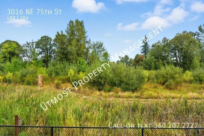 Building Photo - 3016 NE 75th St
