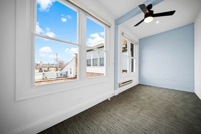 Building Photo - 19 E 1st St