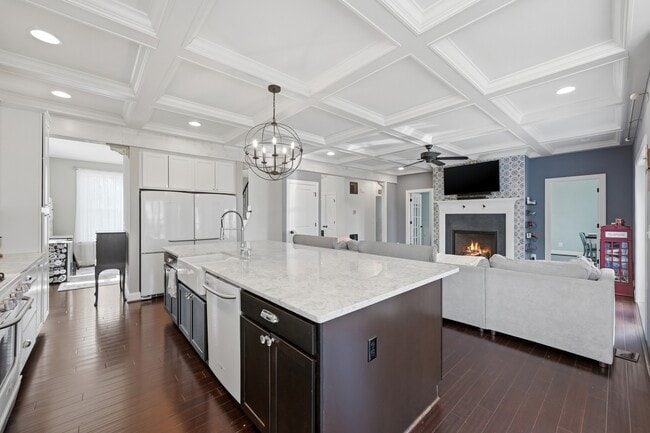 Building Photo - 115 Reliance Woods Dr