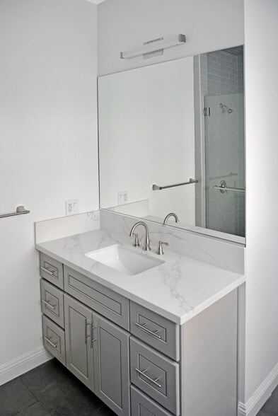 Bathroom #1 - 813 S Detroit St