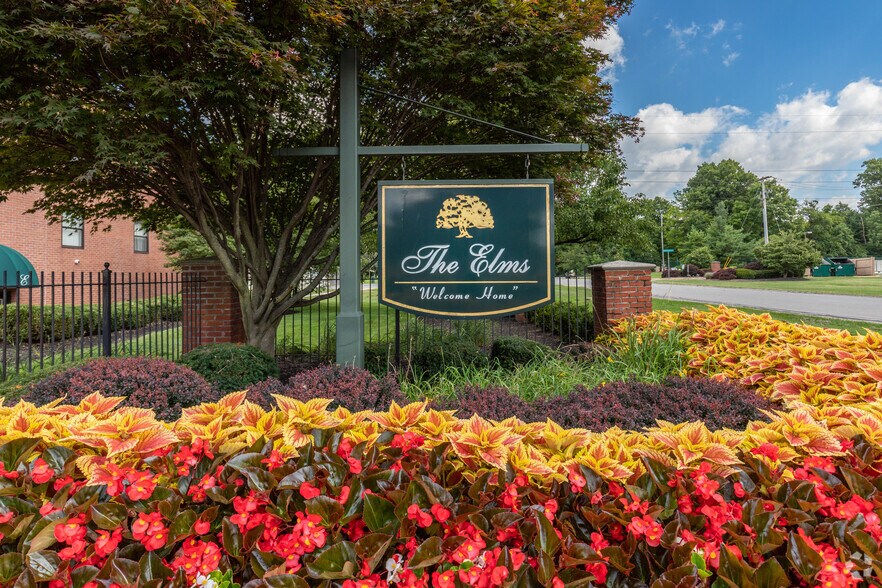 The Elms Apartments 4334 Appian Way W Gahanna OH 43230 Apartment Finder