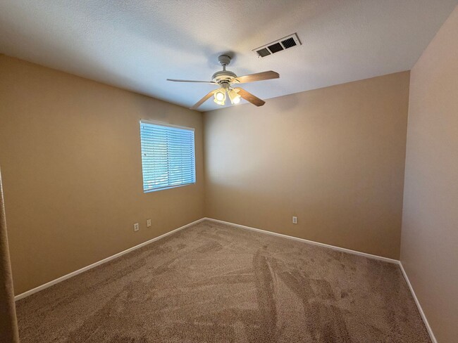 Building Photo - 3 Bedroom House with Pool