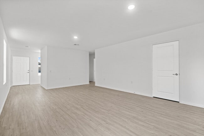 Building Photo - 10231 Asta Trl