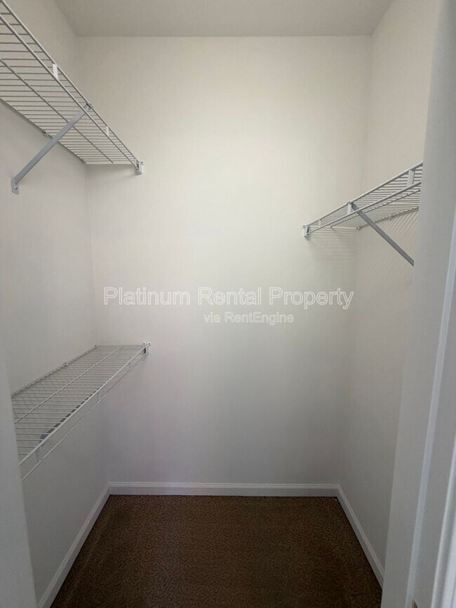 Building Photo - 7020 Grassmoor Grange Way