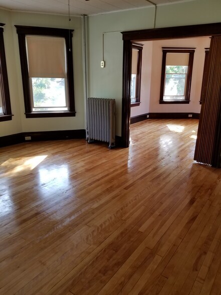 Building Photo - 260 Walton St