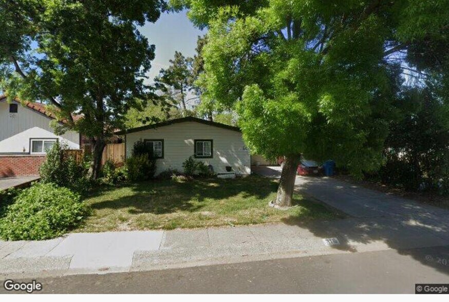 Primary Photo - 316 Deodara St