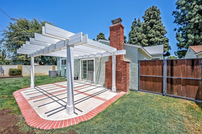 Building Photo - 4913 Premiere Ave