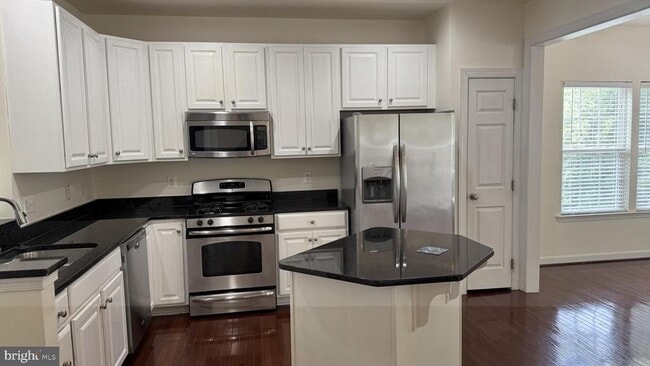 Building Photo - 9658 Atterbury Ln