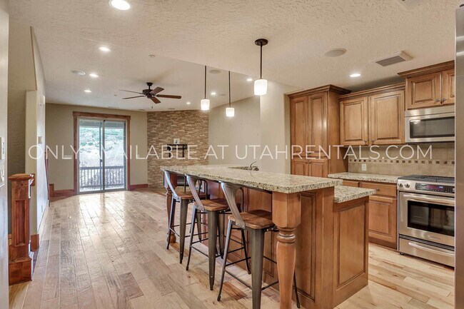 Building Photo - 13412 N Alexis Dr