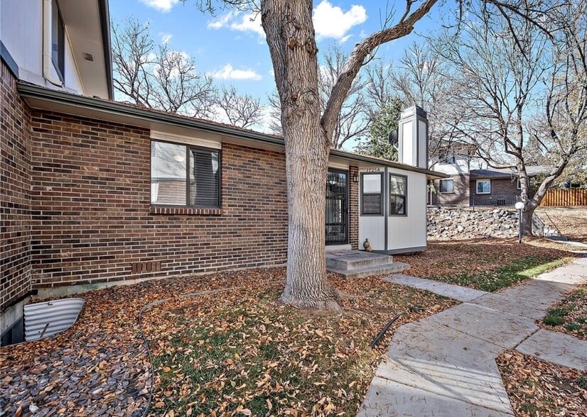 Building Photo - 1725 S Allison St