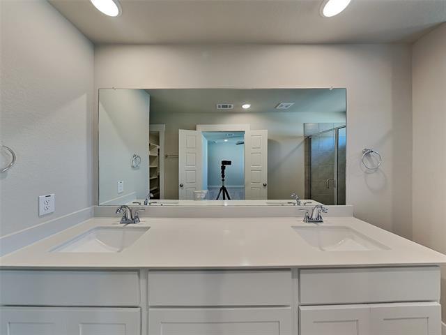 Building Photo - 226 Territory Trl