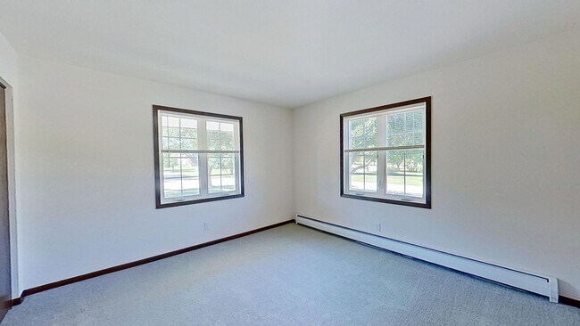 Building Photo - Renovated Upper 1 Bedroom 1 Bathroom Apartment is Available