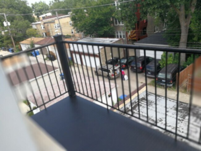 Building Photo - 6311 N Albany Ave
