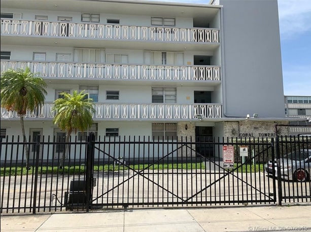 Building Photo - 1515 NE 125th Terrace