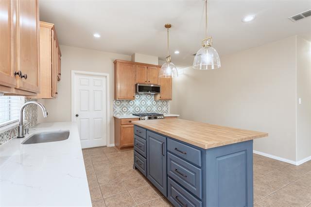 Building Photo - 2356 Jaguar Dr