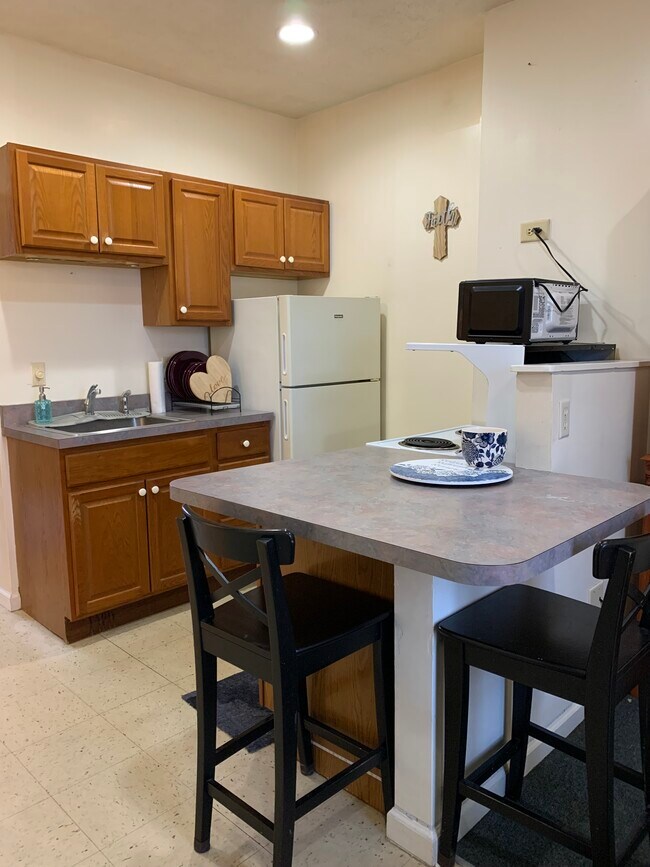 Building Photo - 206 Park St