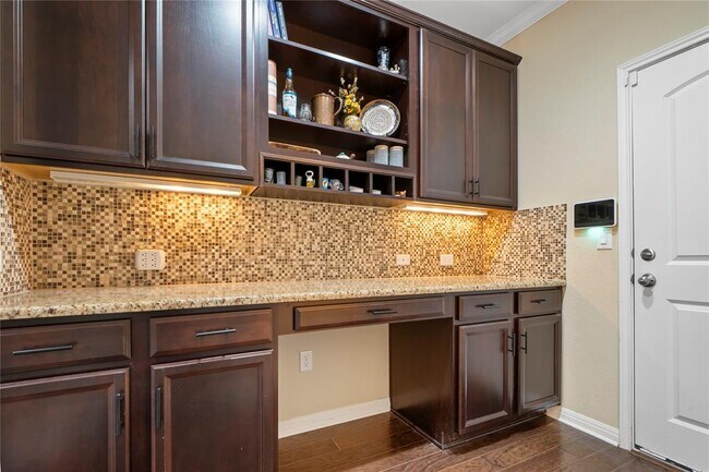 Building Photo - 13400 Briarwick Dr