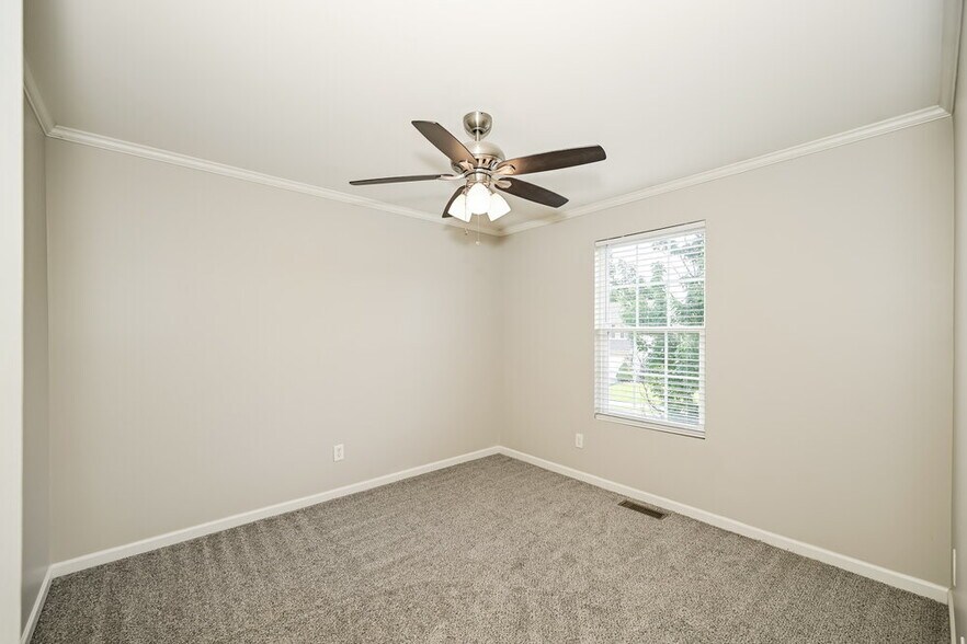 Building Photo - 1016 Solomon Ln