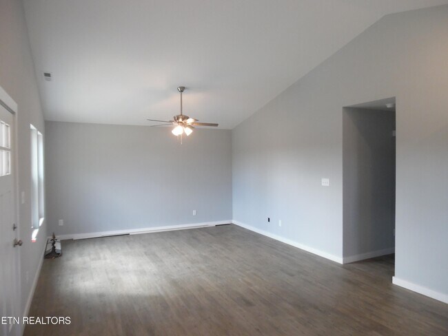 Building Photo - 3615 Lyle Ave