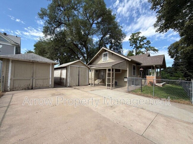 Building Photo - 415 N 32nd St