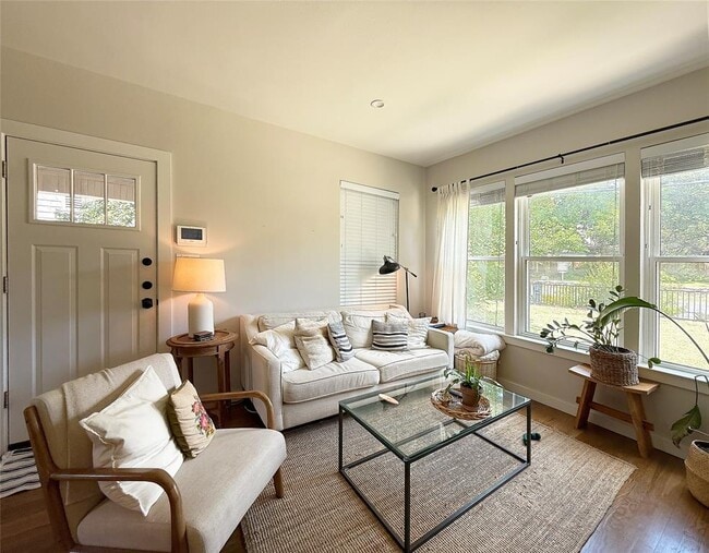 Building Photo - 2810 Wooldridge Dr