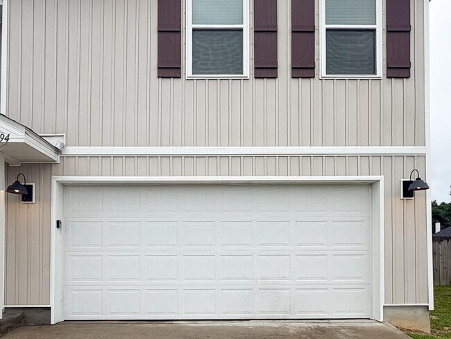 Building Photo - 4694 Malay Cir