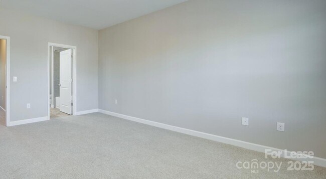 Building Photo - 10154 Enniscrone Rd