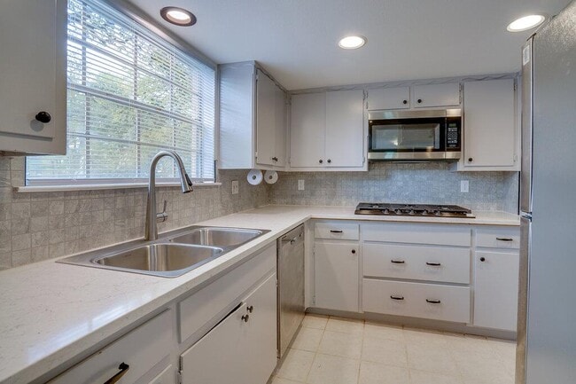 Building Photo - 12011 Cabana Ln