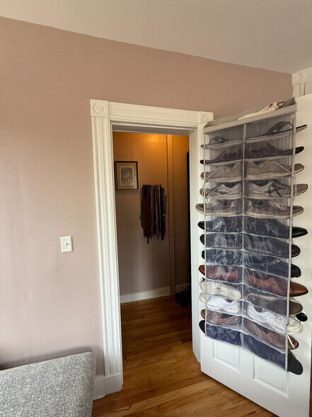 Building Photo - 119 Olive St