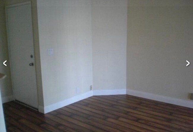 Building Photo - 1 Bedroom 1 1/2 Bath Near Las Vegas Strip