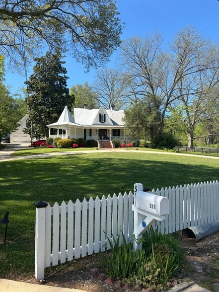 Building Photo - 311 Old Canton Rd