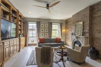 Building Photo - 154 Sussex St