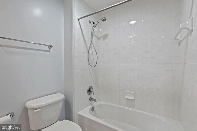 Building Photo - 8878 Ashgrove House Ln