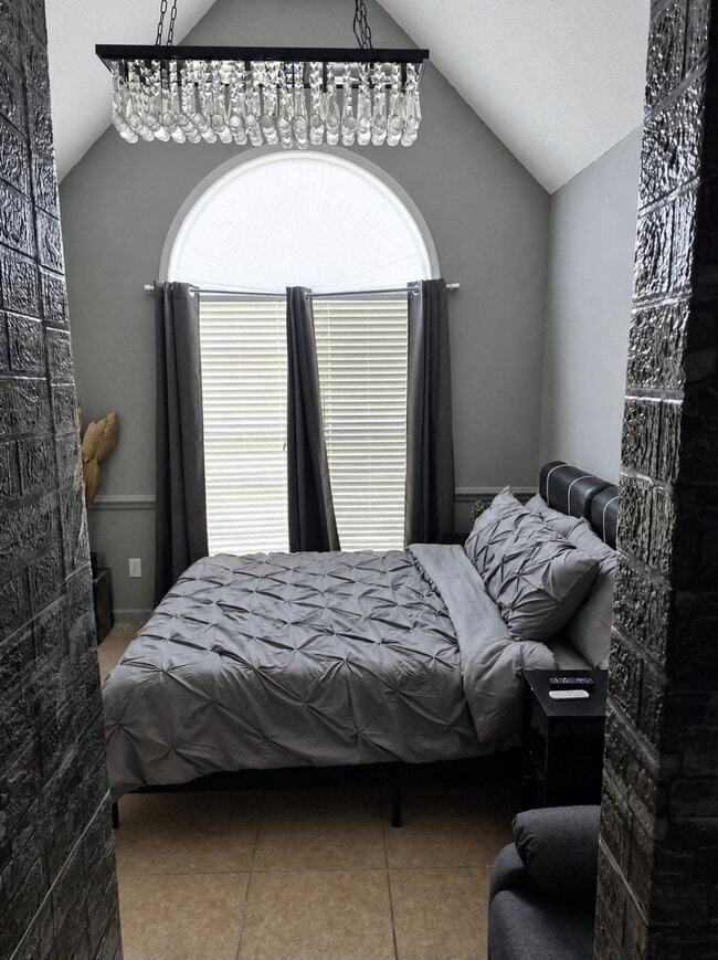 Building Photo - 1427 Amaryllis Way