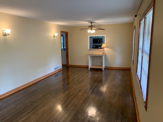 Building Photo - 891 Parkway Dr