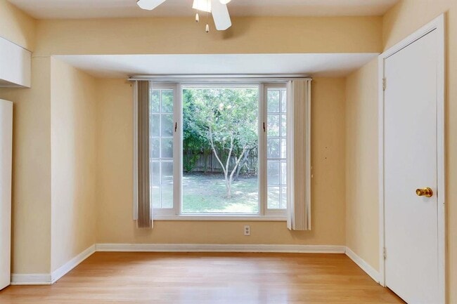 Building Photo - 2609 Richcreek Rd