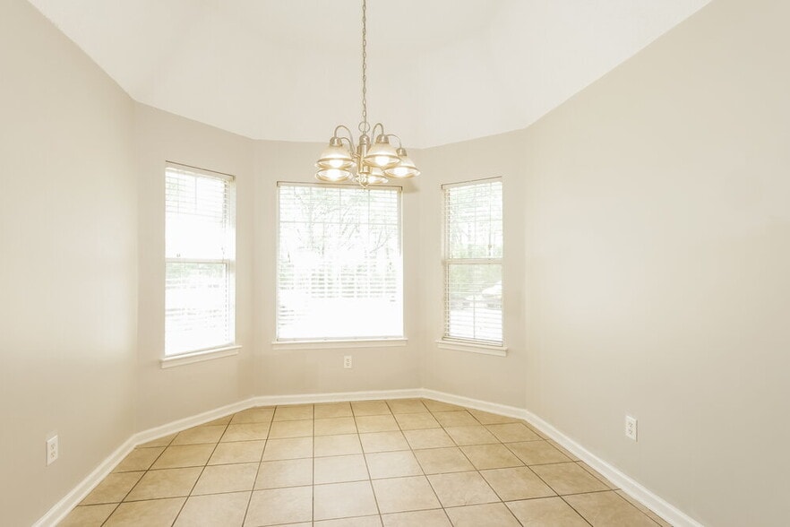 Building Photo - 9908 Tremont Dr