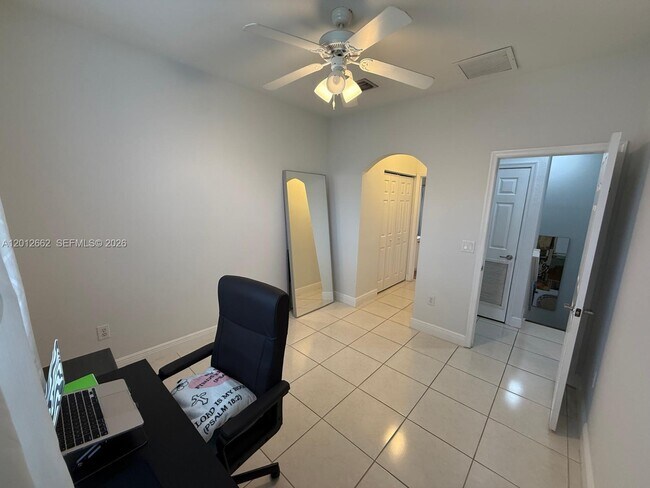 Building Photo - 2728 SW 120th Terrace