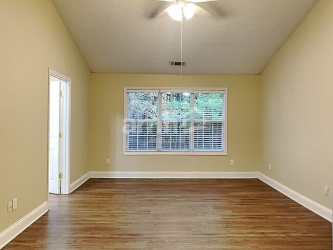 Building Photo - 2710 Meadow Gate Way