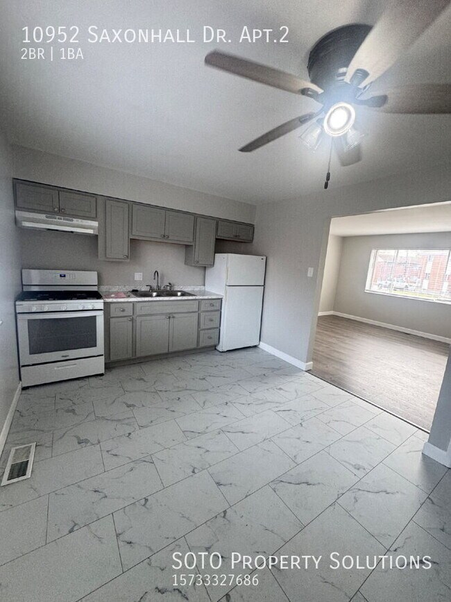 Building Photo - 10952 Saxonhall Dr