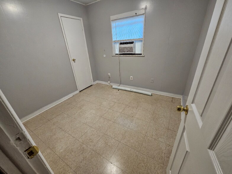 Building Photo - 506 Orchid Dr