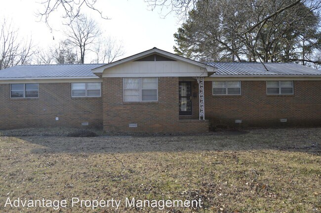 Primary Photo - 3 br, 2 bath House - 1611 Chenault Dr SE