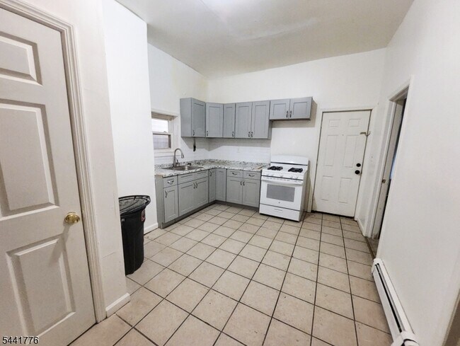 Building Photo - 45 Winans Ave