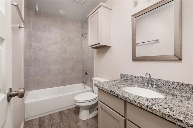 Building Photo - 9 West Dr